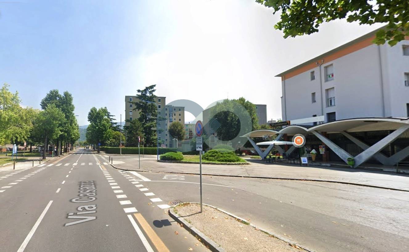 NEGOZIO LOCATO 2