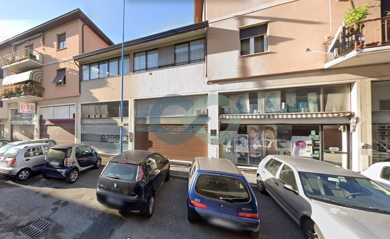 NEGOZIO LOCATO 4