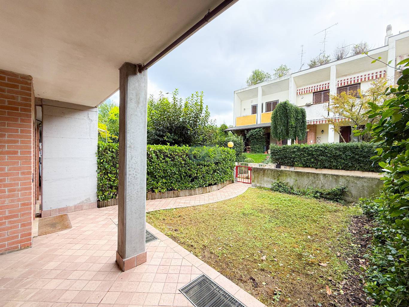 VILLA A SCHIERA CON GIARDINO 3
