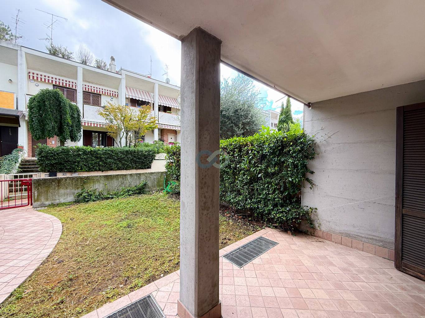VILLA A SCHIERA CON GIARDINO 5