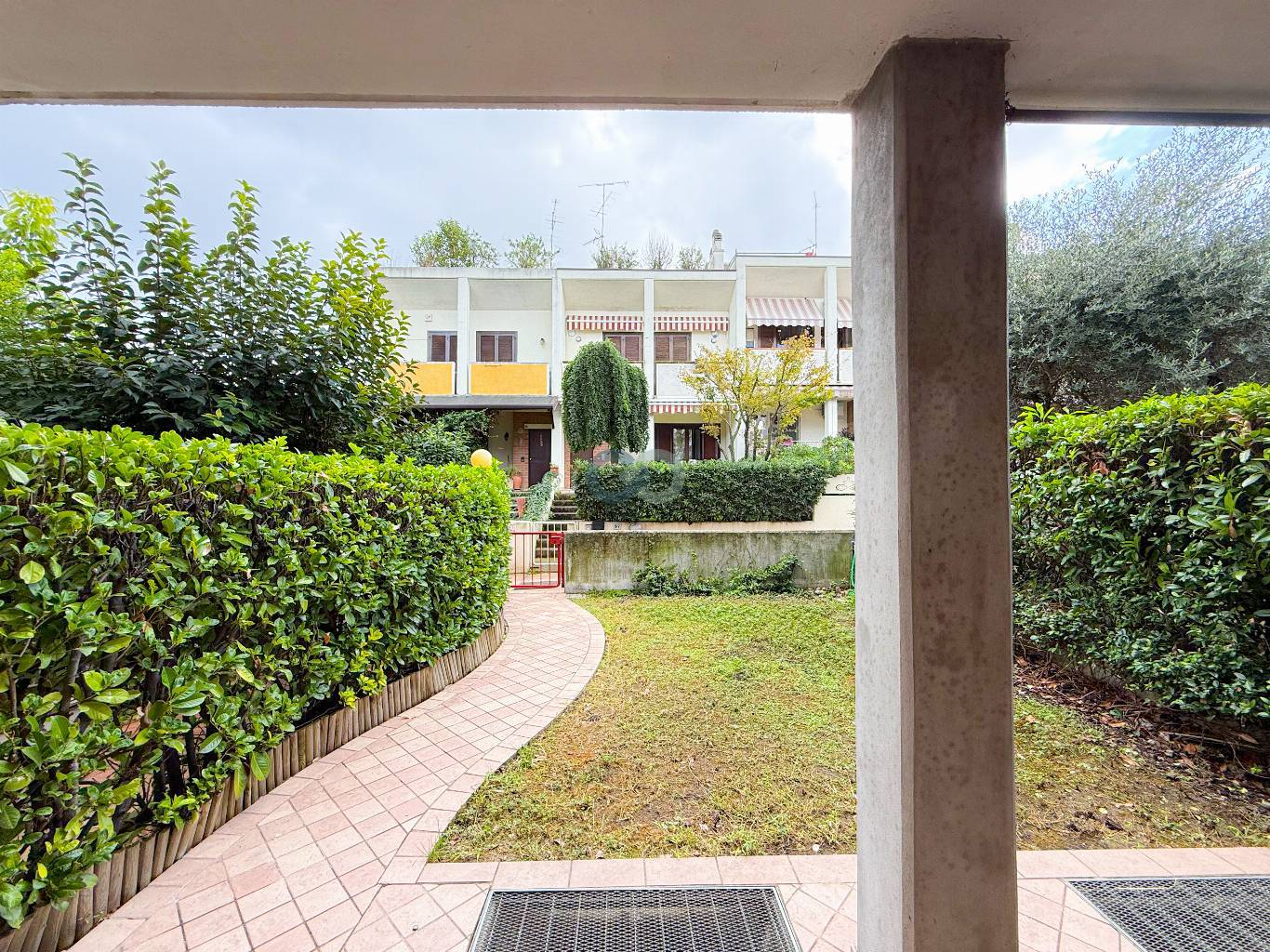 VILLA A SCHIERA CON GIARDINO 6