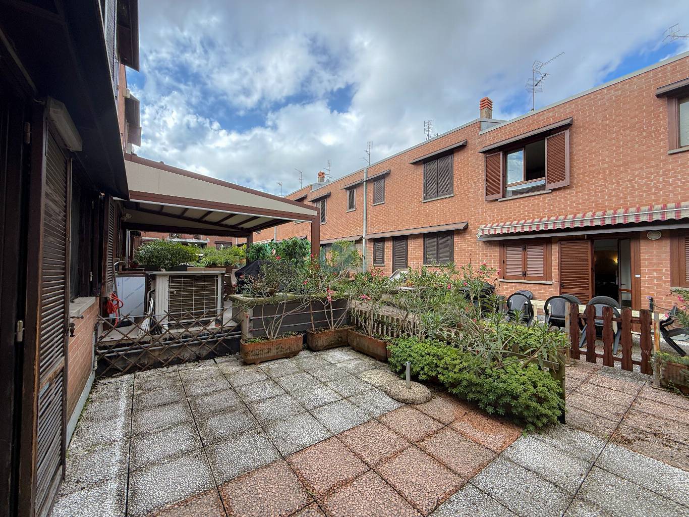 VILLA A SCHIERA CON GIARDINO 21