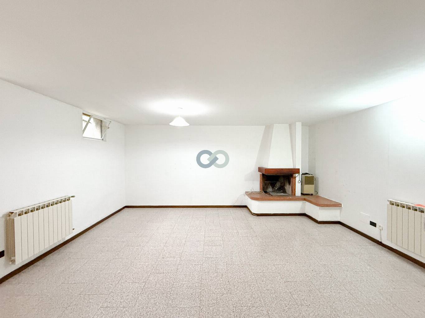 VILLA A SCHIERA CON GIARDINO 30