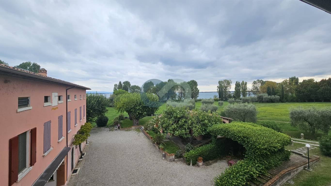 TRILOCALE MANSARDATO 18