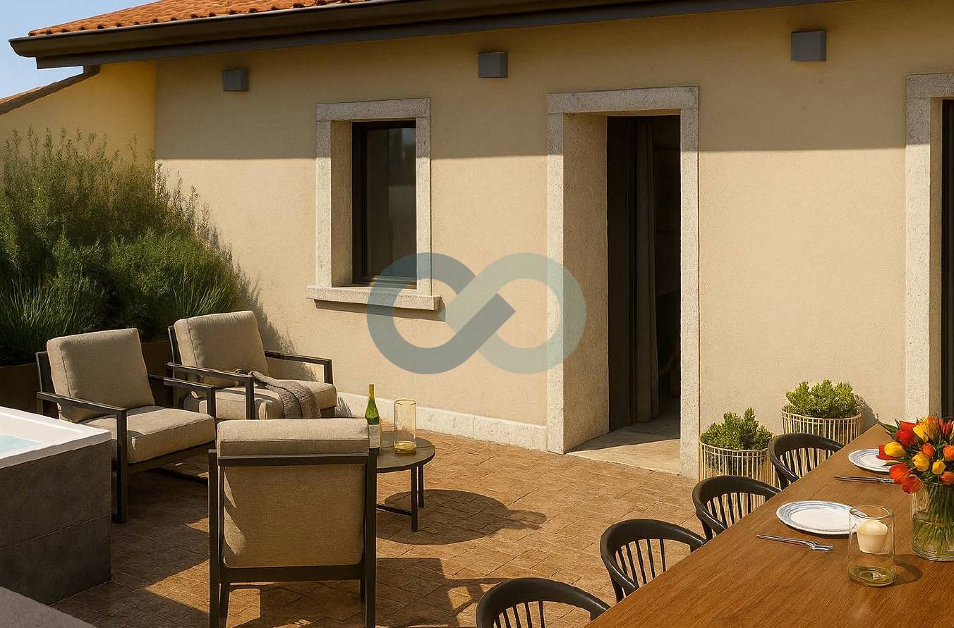 TRILOCALE CON LOGGIA 9