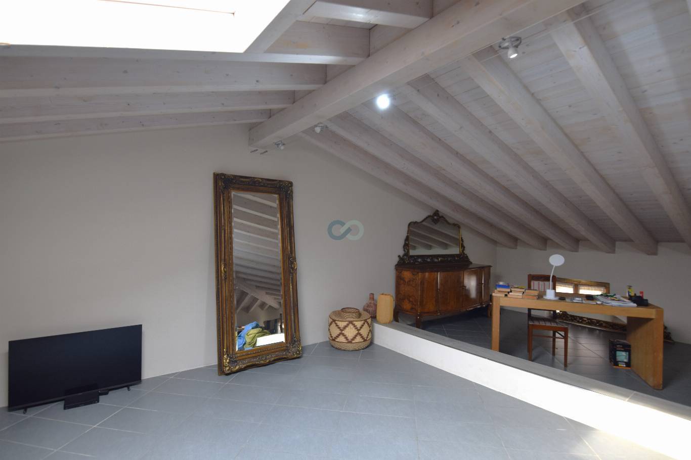 Porzione cielo terra indipendente 39