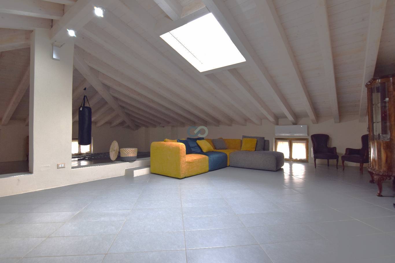 Porzione cielo terra indipendente 47