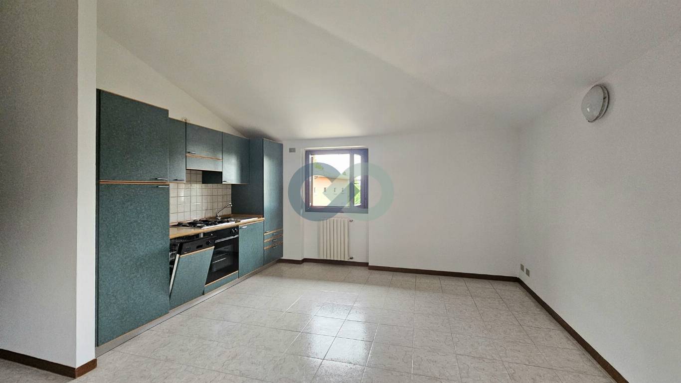 TRILOCALE MANSARDATO 17