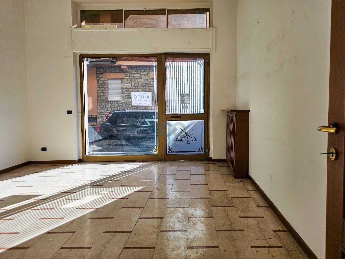 NEGOZIO IN LOCAZIONE 8