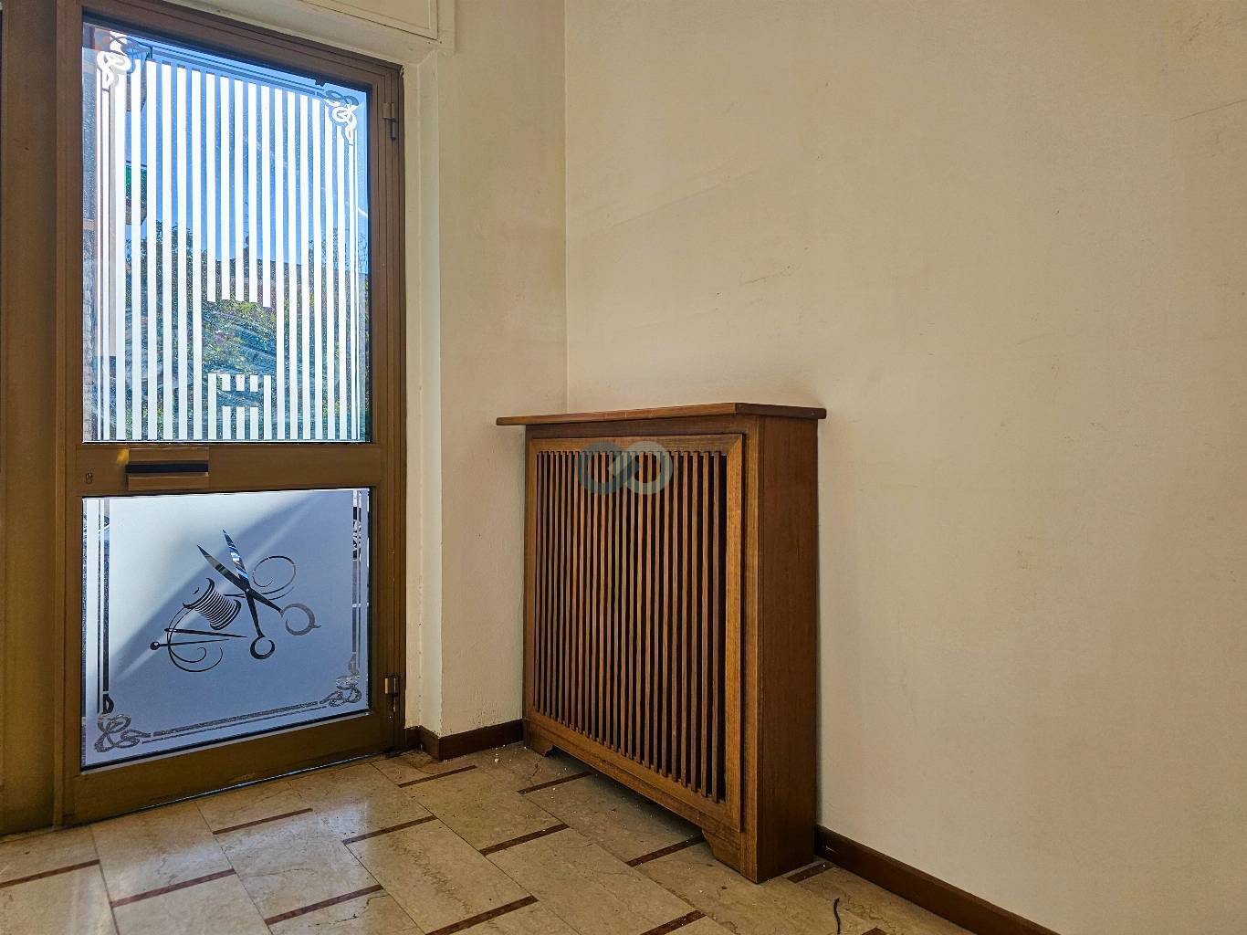 NEGOZIO IN LOCAZIONE 10