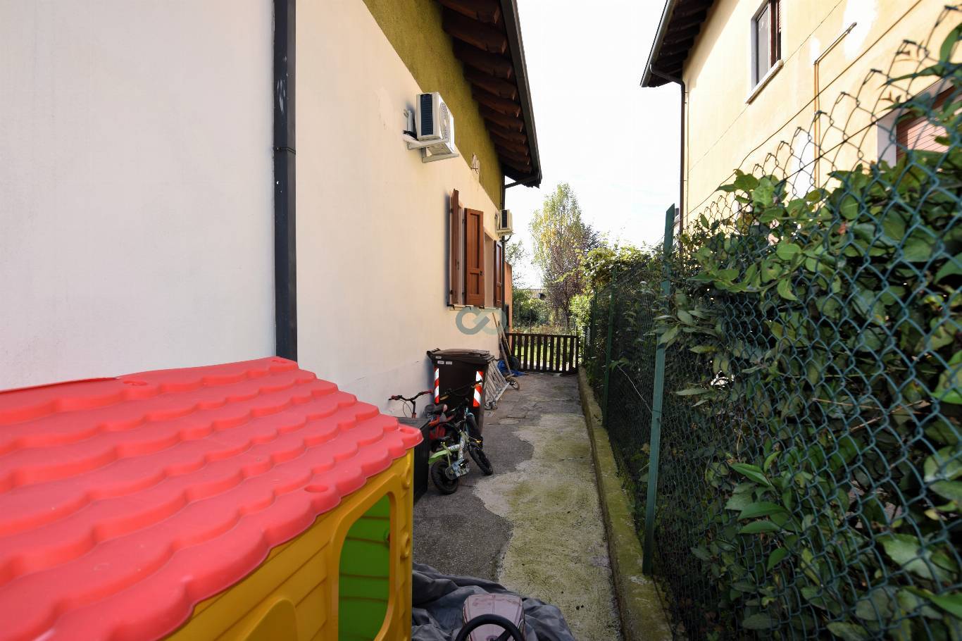 Piano terra in bifamiliare 52