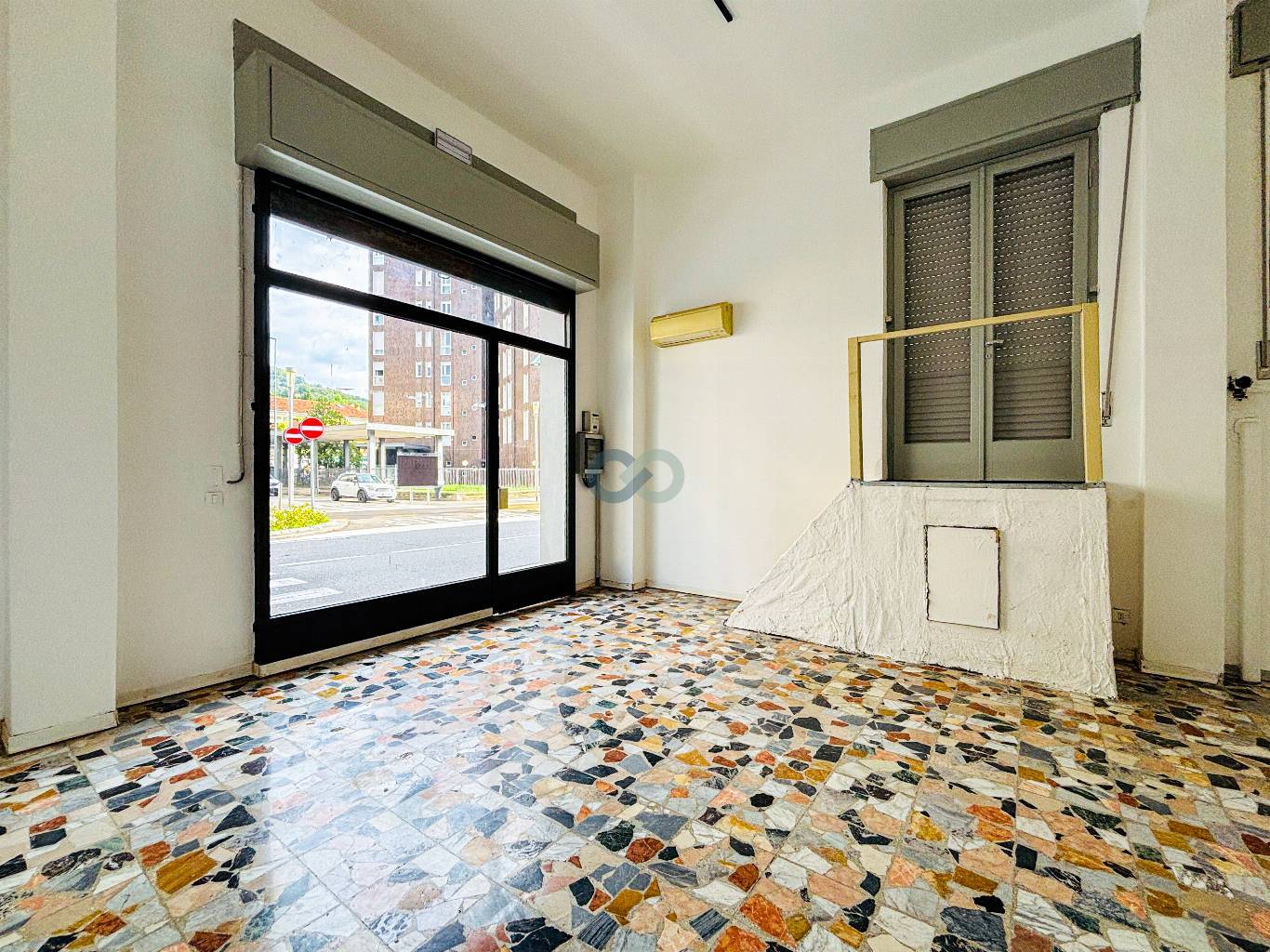 SPAZIO COMMERCIALE A REDDITO 5