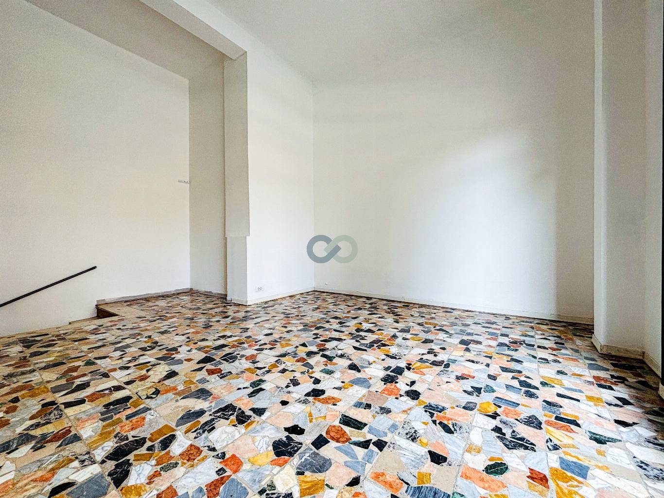 SPAZIO COMMERCIALE A REDDITO 13