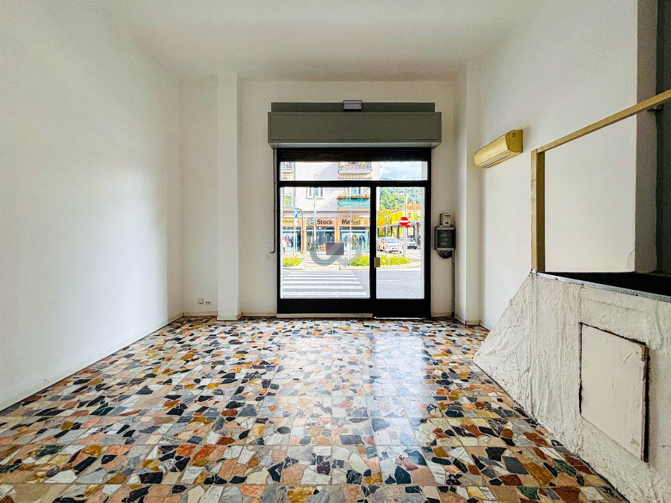 NEGOZIO PER LOCAZIONE 4