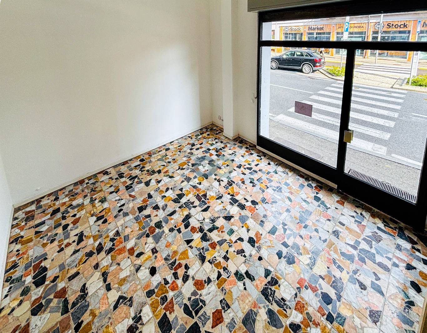 NEGOZIO PER LOCAZIONE 6