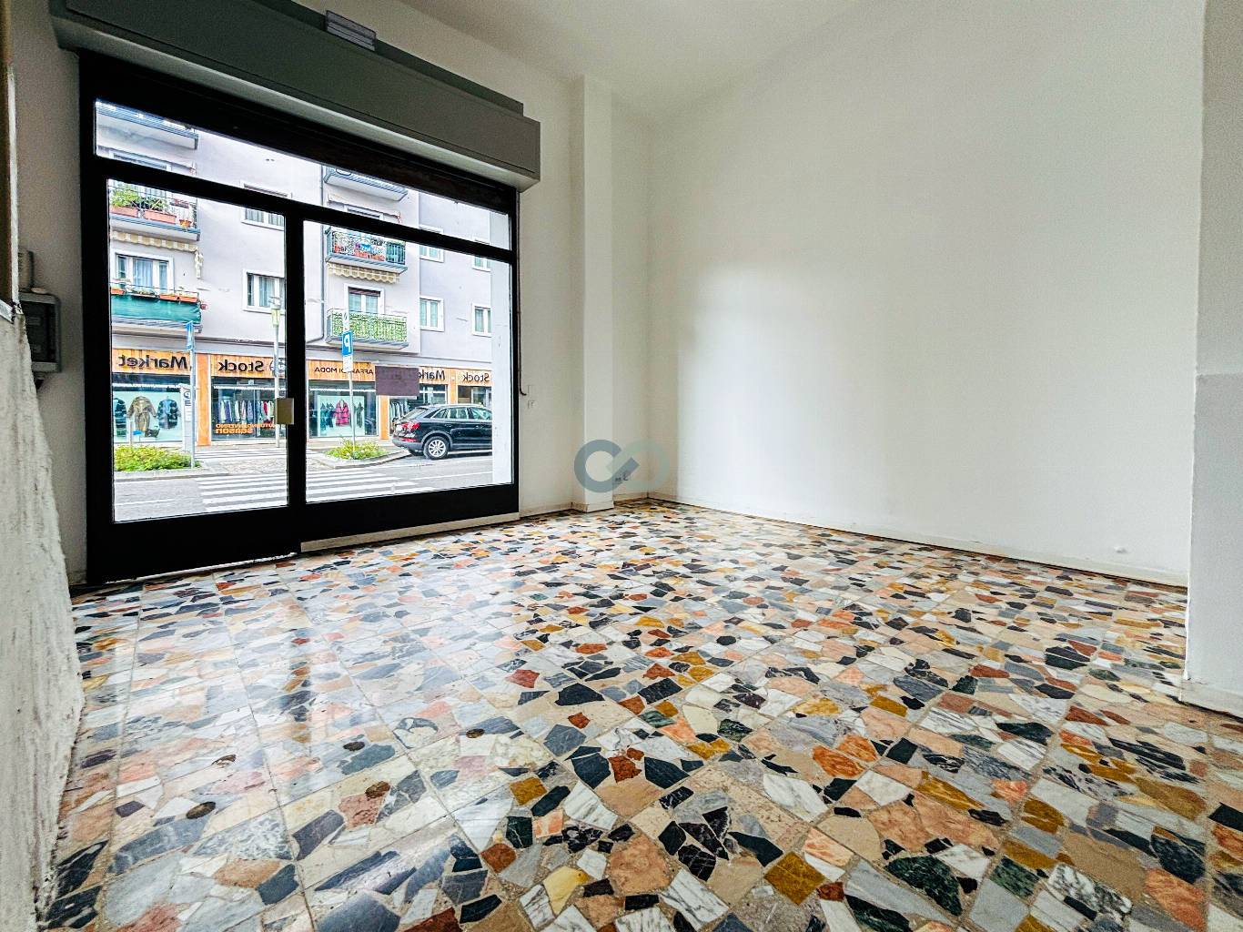 NEGOZIO PER LOCAZIONE 8