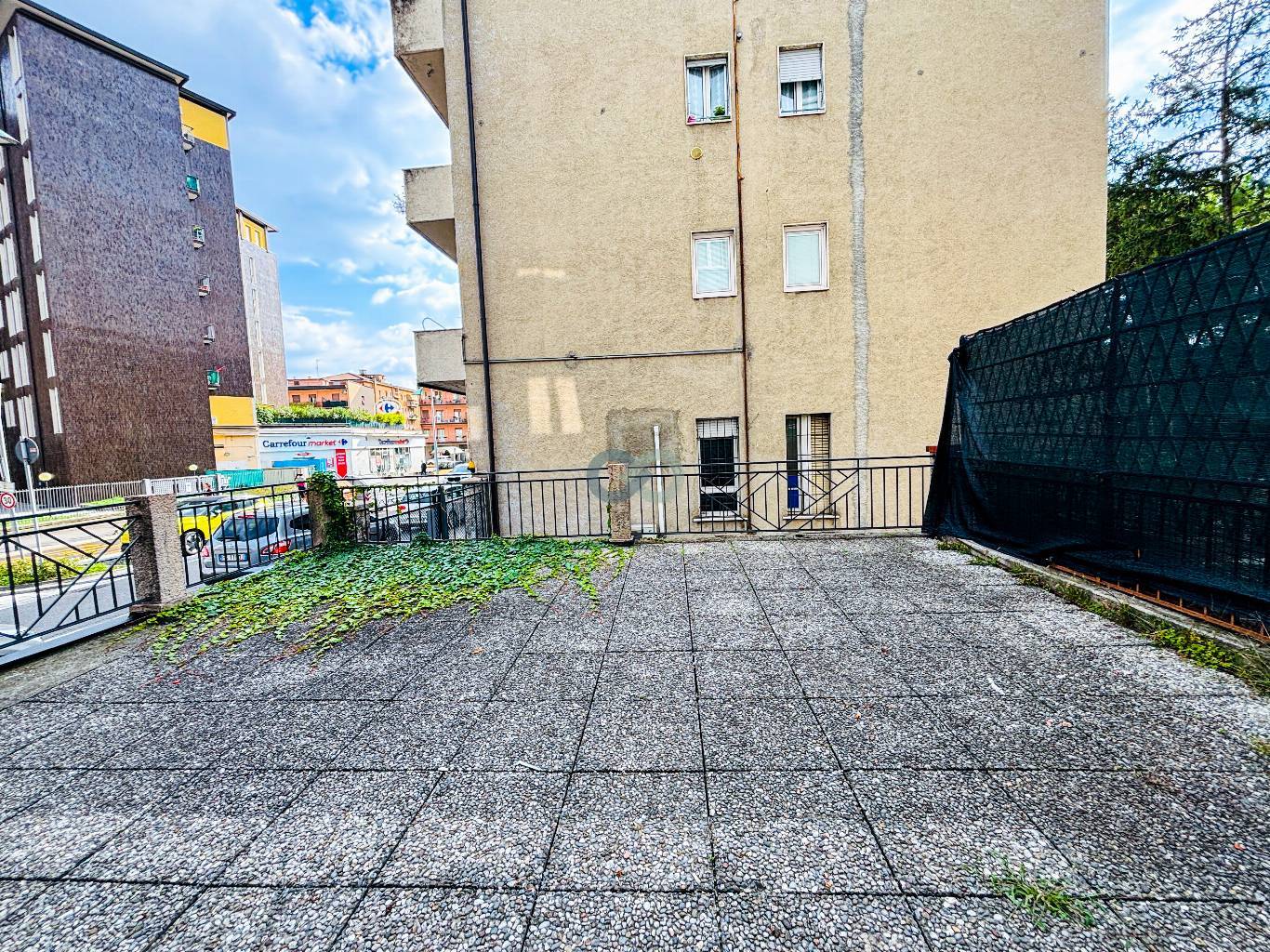 NEGOZIO PER LOCAZIONE 12