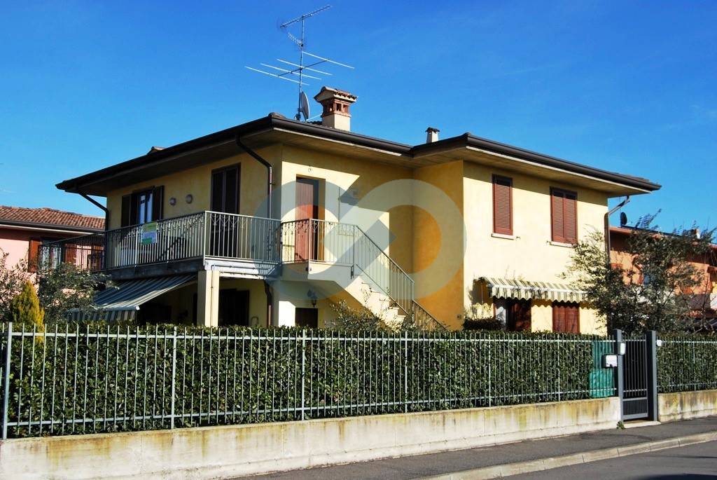 TRILOCALE IN QUADRIFAMILIARE 1