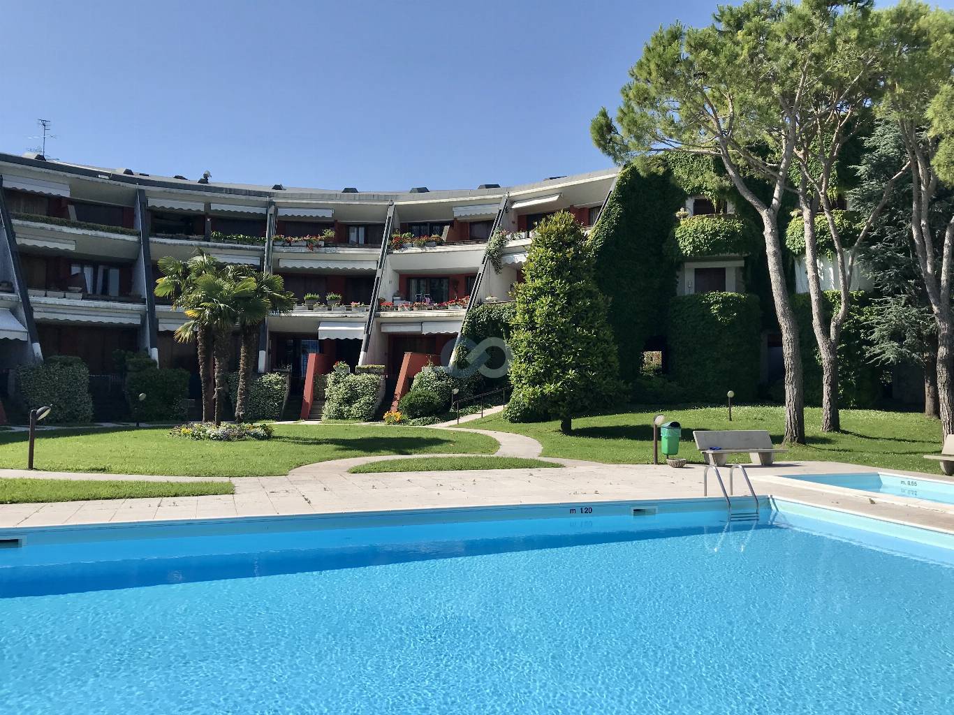 APPARTAMENTO VISTA LAGO CON PISCINA 2