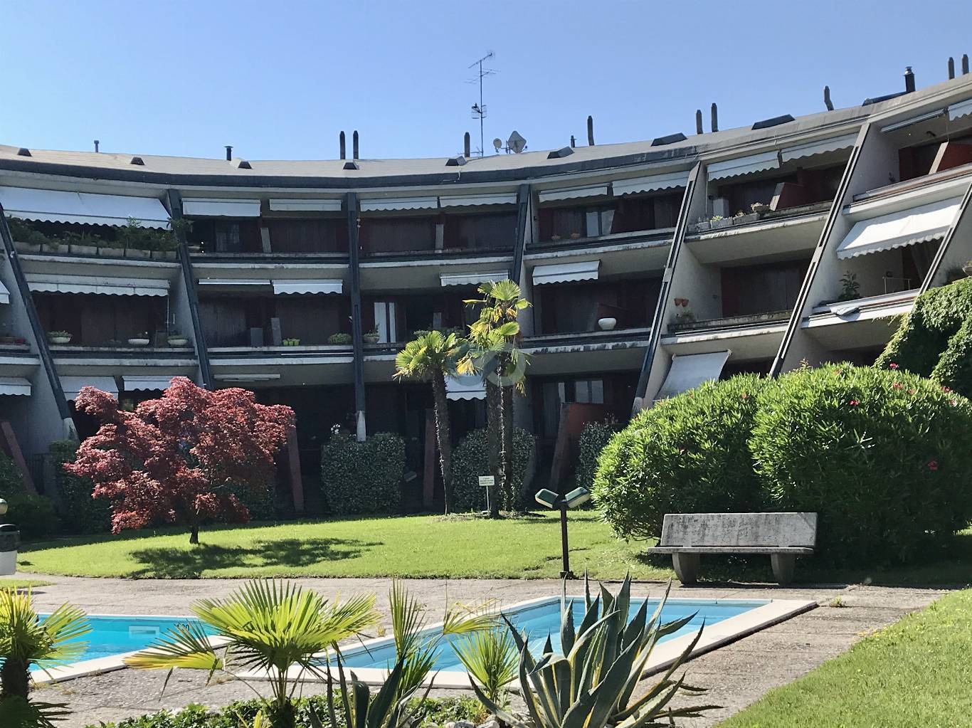 APPARTAMENTO VISTA LAGO CON PISCINA 5