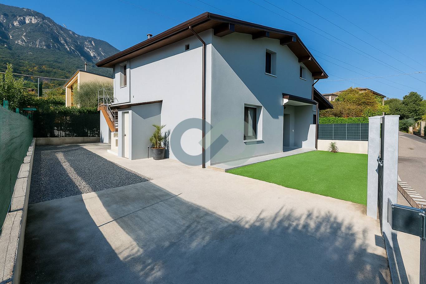Bifamiliare con cortile privato 22