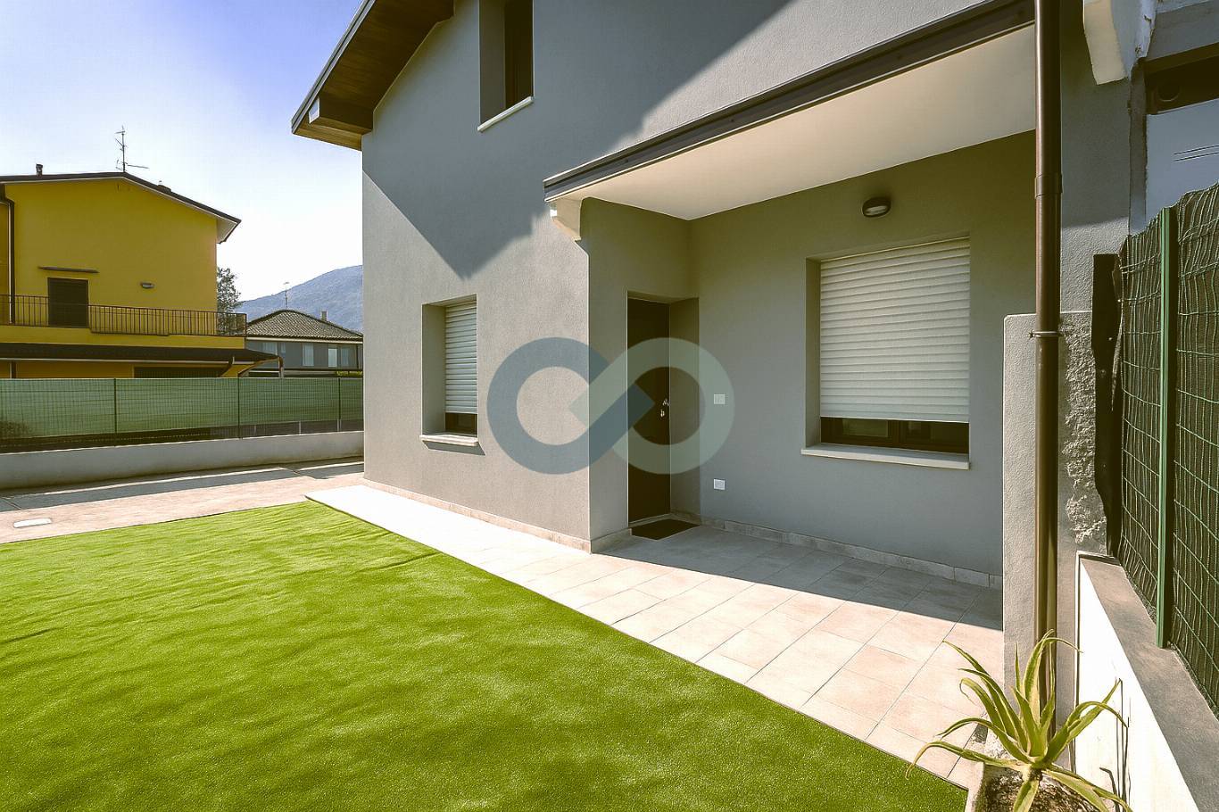 Bifamiliare con cortile privato 21