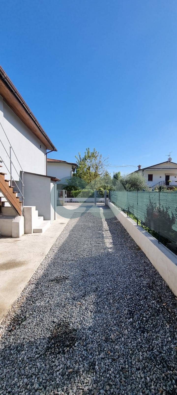 Bifamiliare con cortile privato 1