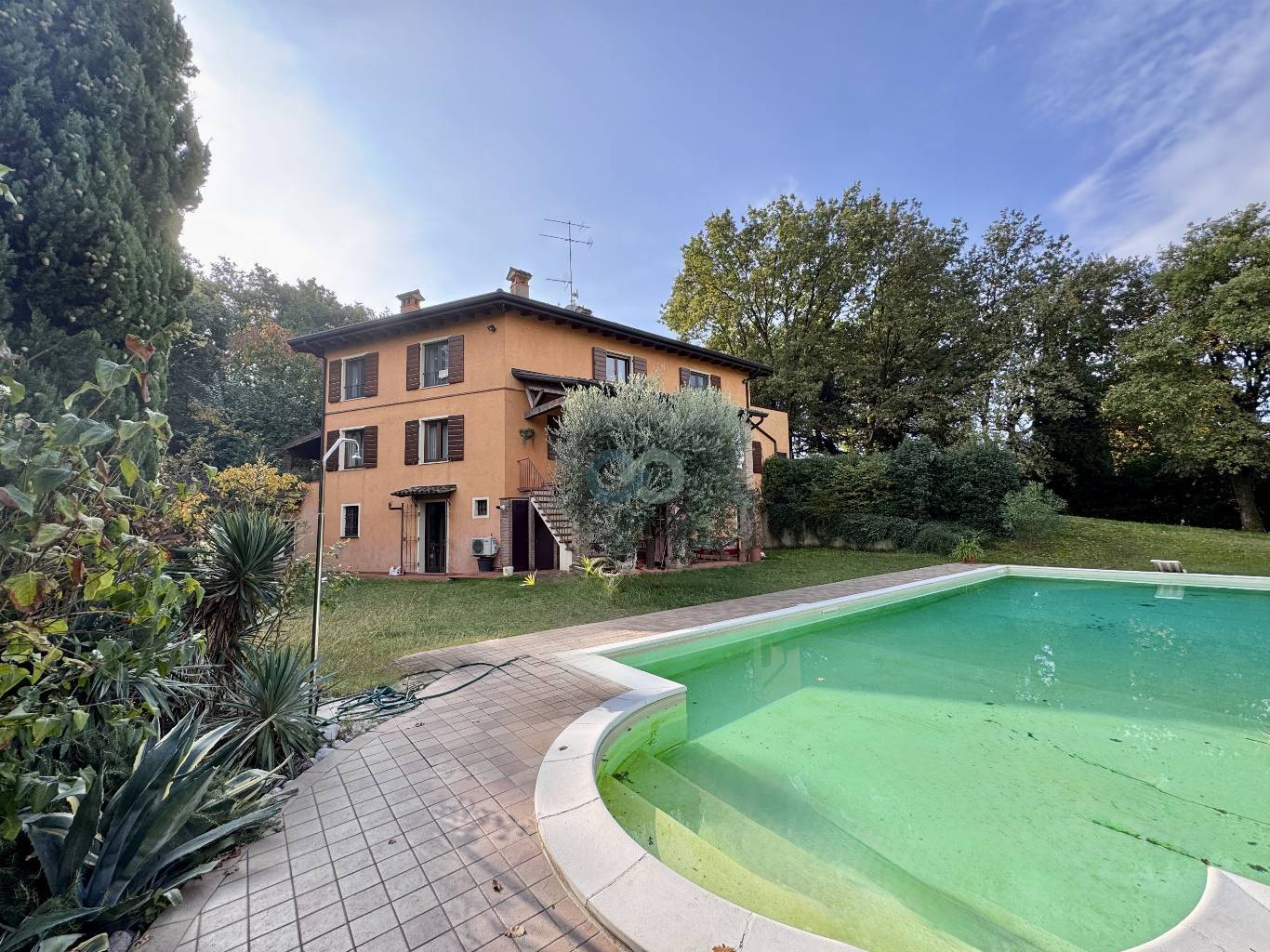 VILLA CON PISCINA 3