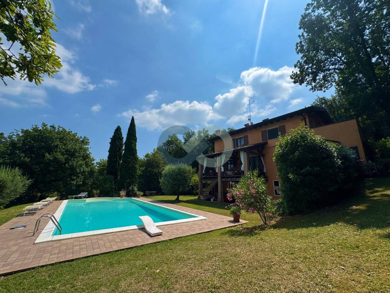 VILLA CON PISCINA 64