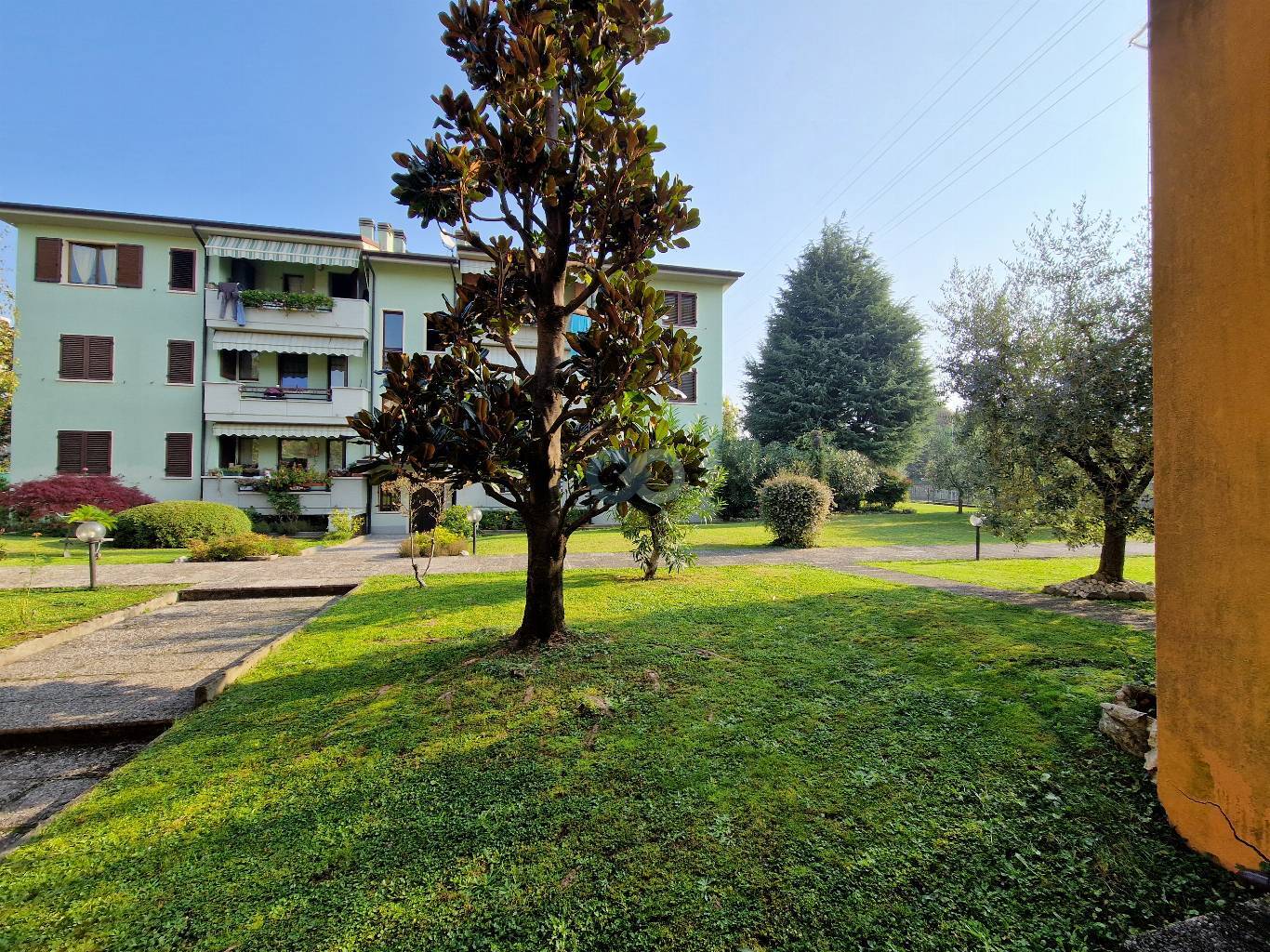 Porzione di casa divisa in due appartamenti 10