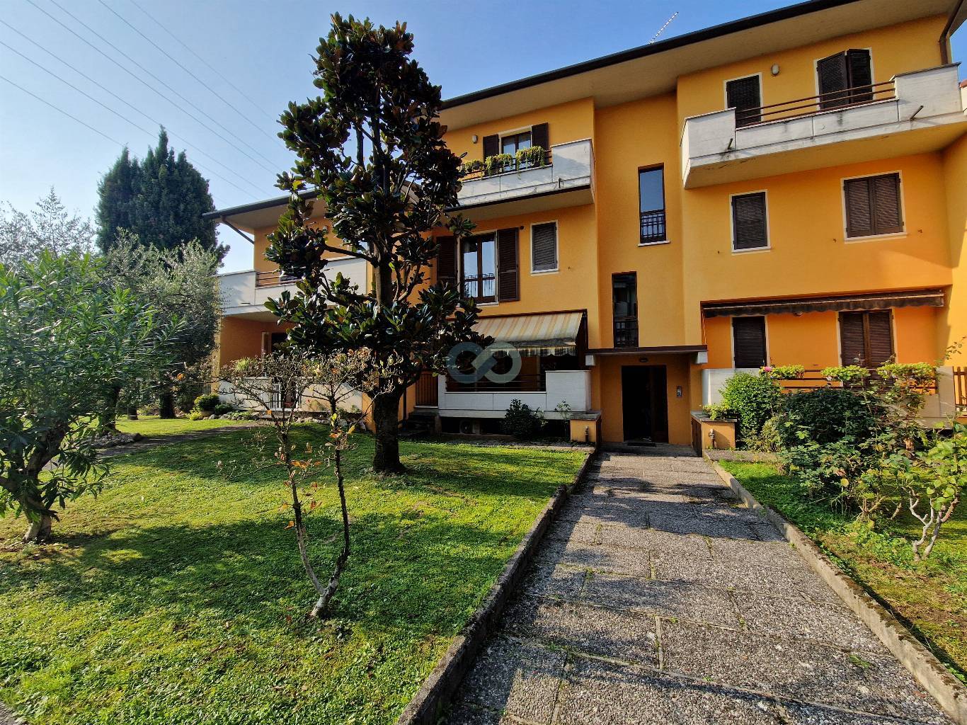 Porzione di casa divisa in due appartamenti 6