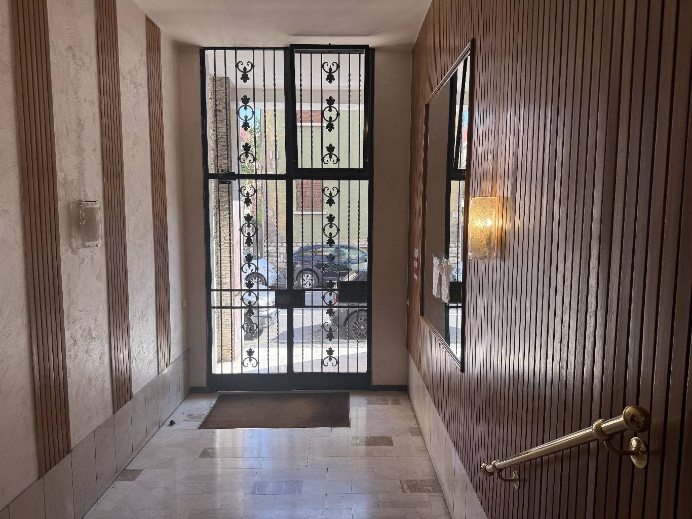 NEGOZIO A REDDITO 14