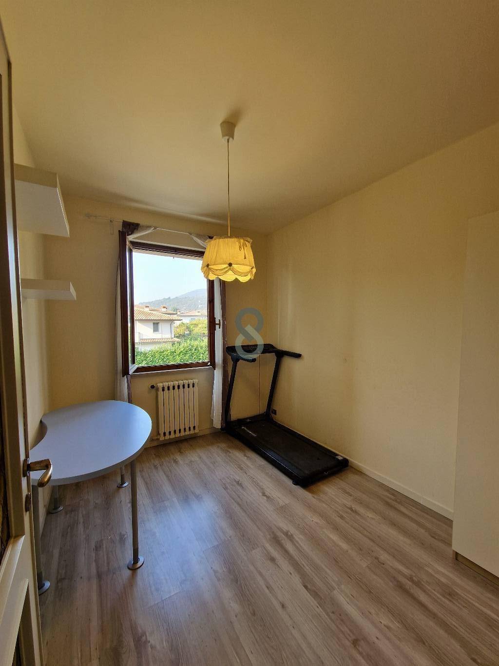 Porzione di casa divisa in due appartamenti 35