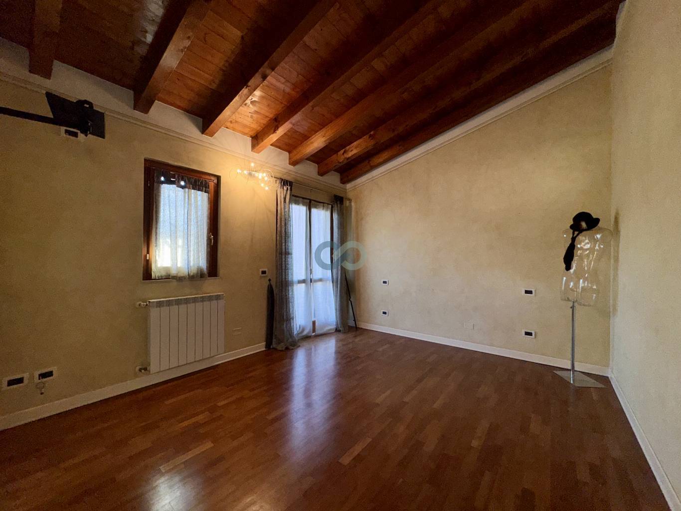 Villa Singola con due unità 32