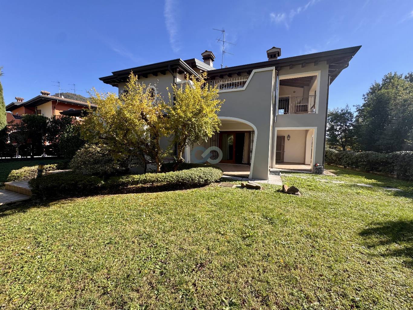 Villa Singola con due unità 3