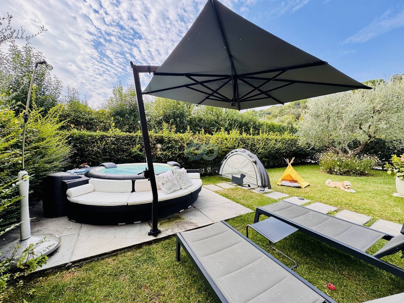 Trilocale con giardino in Residence 7