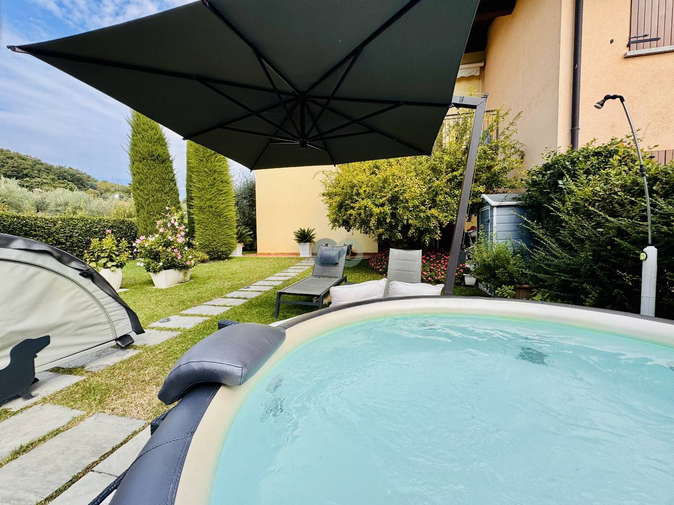 Trilocale con giardino in Residence 14