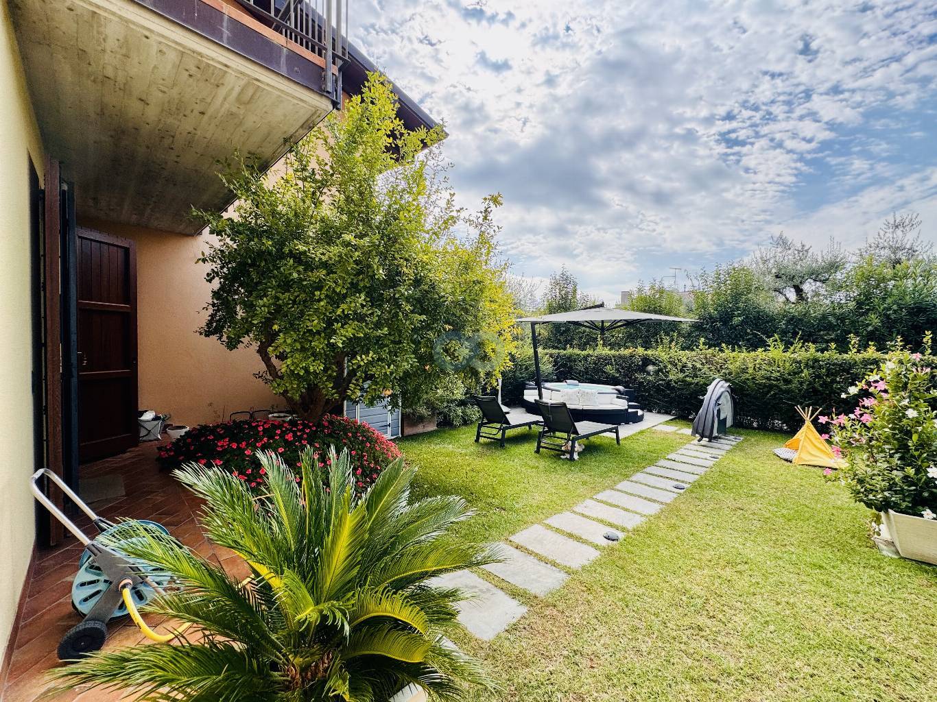 Trilocale con giardino in Residence 15