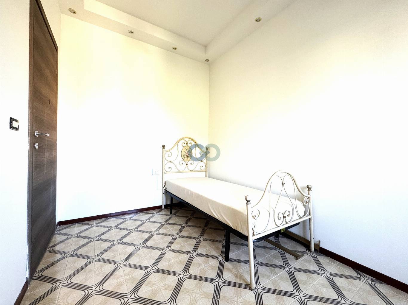 GRANDE APPARTAMENTO CON CANTINA E BOX AUTO 18