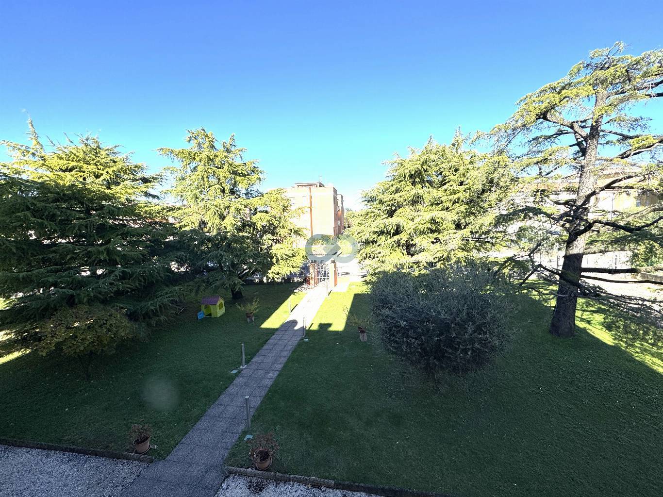 GRANDE APPARTAMENTO CON CANTINA E BOX AUTO 11