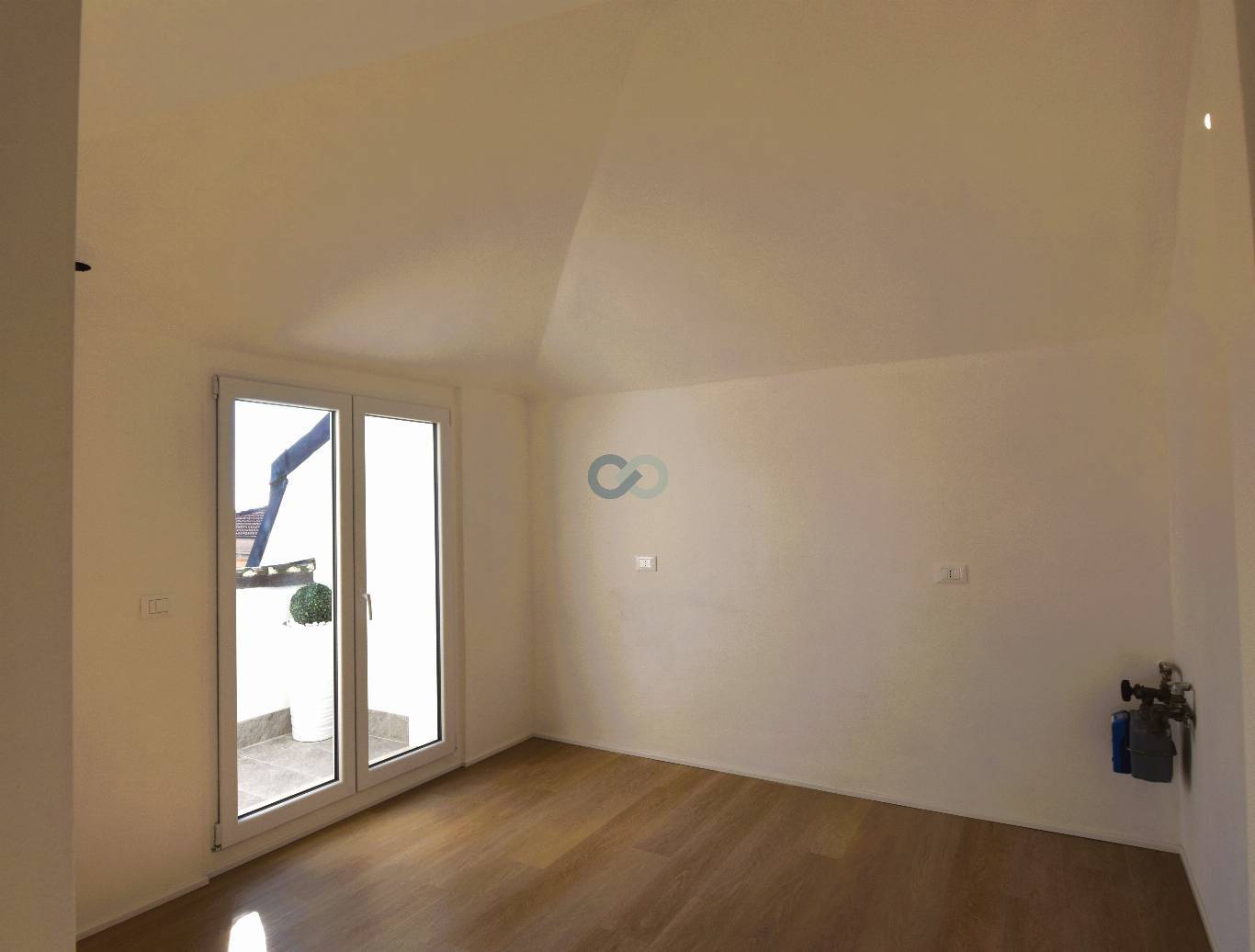 TRILOCALE RISTRUTTURATO CON BOX 14