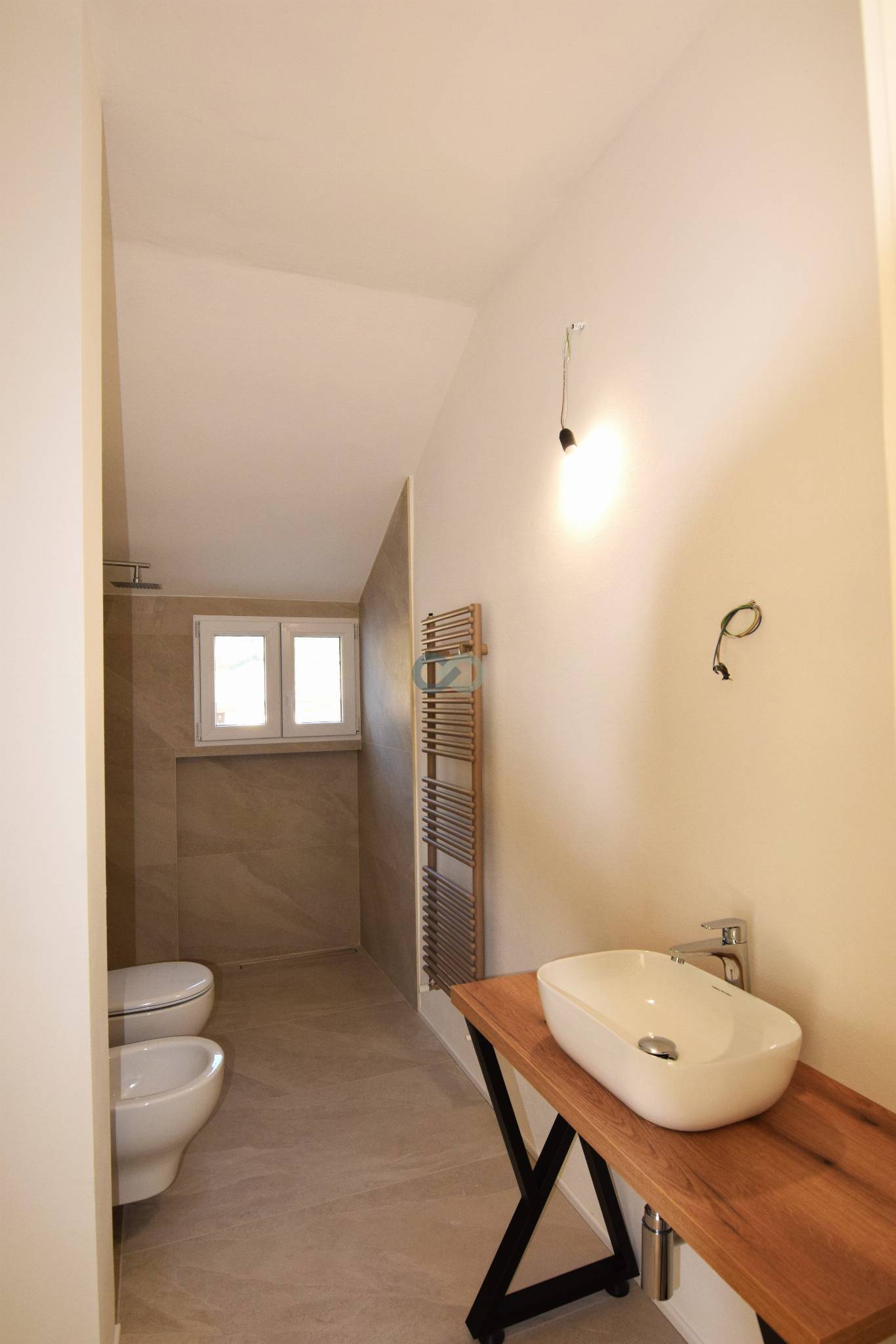 TRILOCALE RISTRUTTURATO CON BOX 17