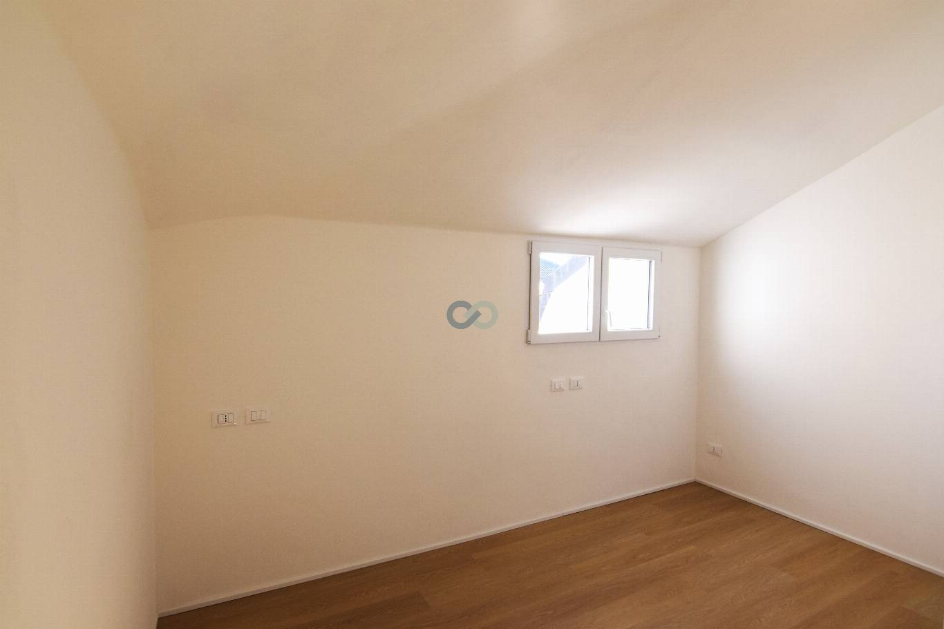 TRILOCALE RISTRUTTURATO CON BOX 19