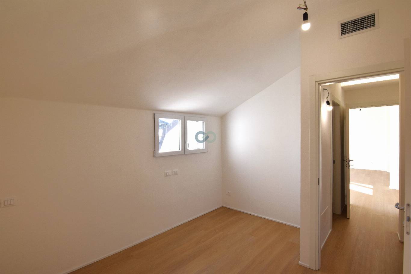 TRILOCALE RISTRUTTURATO CON BOX 20