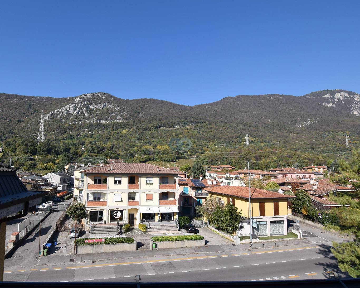 TRILOCALE RISTRUTTURATO CON BOX 25