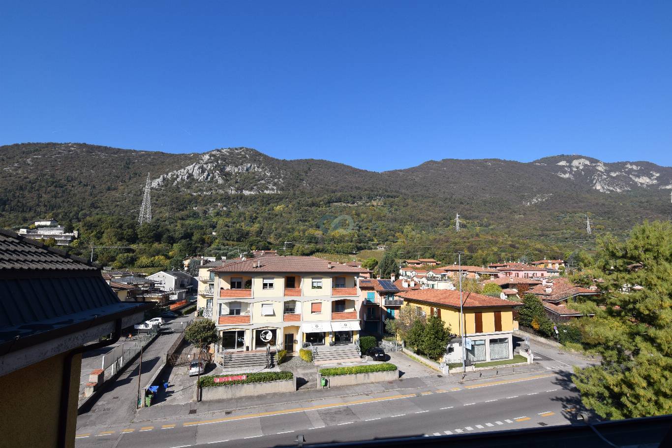 TRILOCALE RISTRUTTURATO CON BOX 26