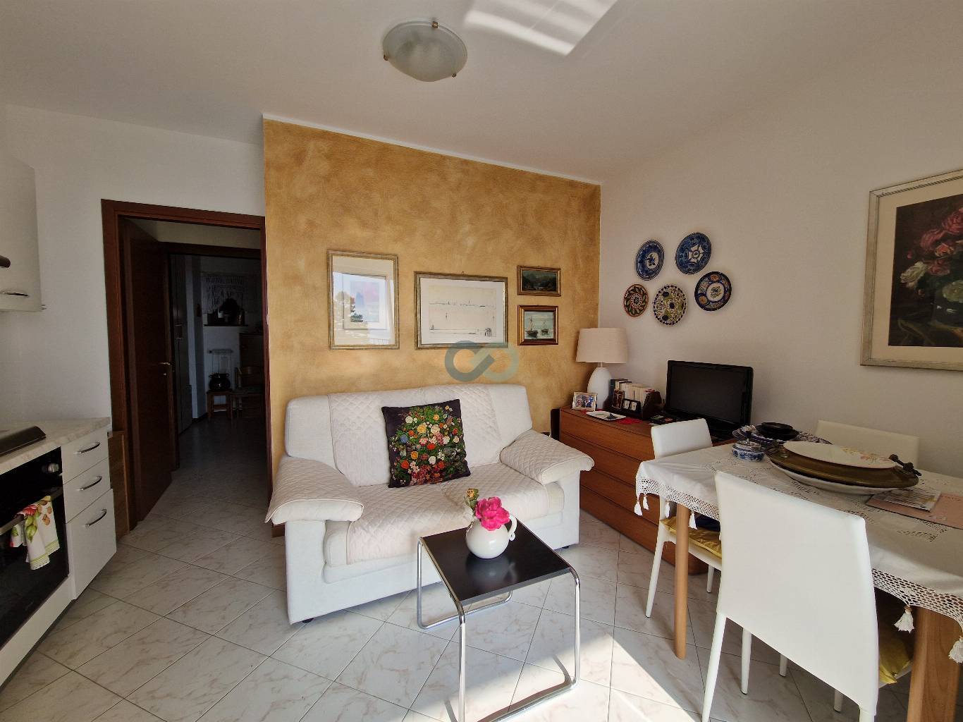 Bilocale con vista lago in residence con piscina 12