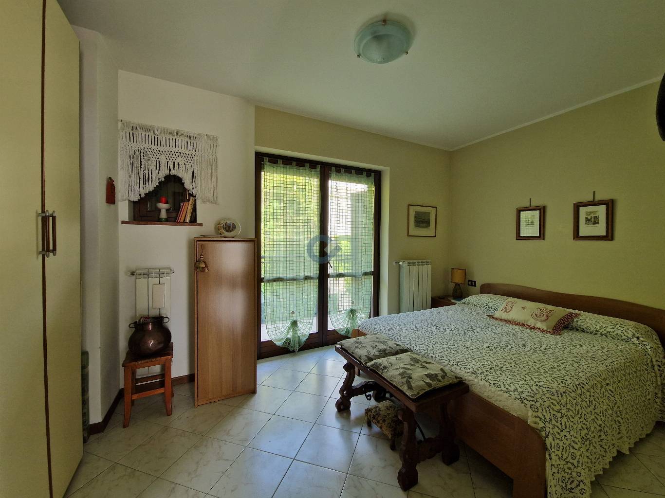 Bilocale con vista lago in residence con piscina 25