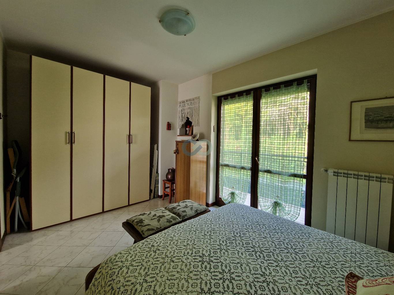 Bilocale con vista lago in residence con piscina 24