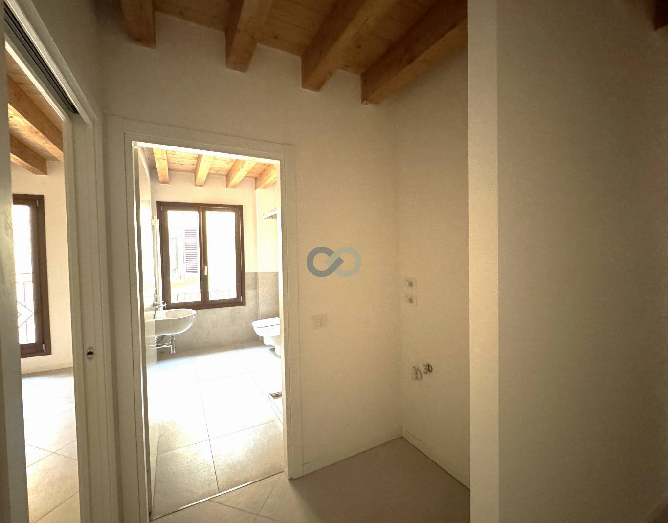 APPARTAMENTO NON ARREDATO 8